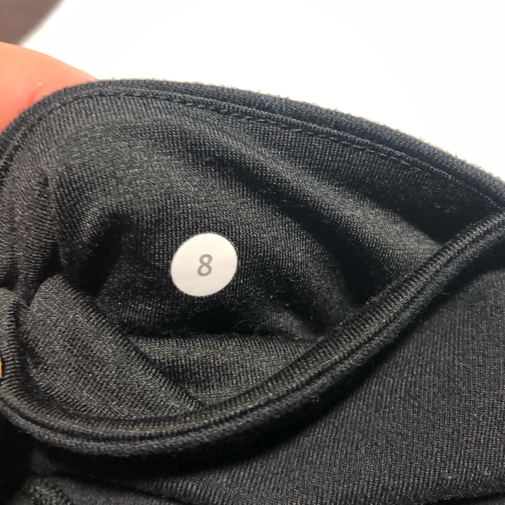 Lululemon Cropped Pants. - Picture 3 of 8